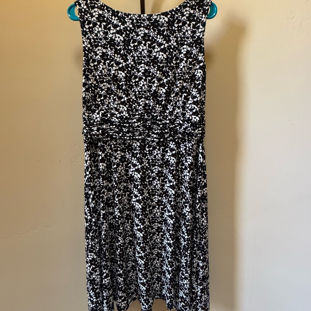 Jessica Howard Black and White Floral Midi Dress